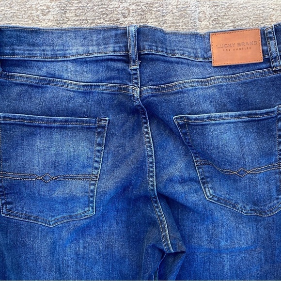 Men's Lucky Brand Jeans Blue 410 Straight Denim 34x30 Zip Logo Whiskers Gorpcore - Picture 10 of 12